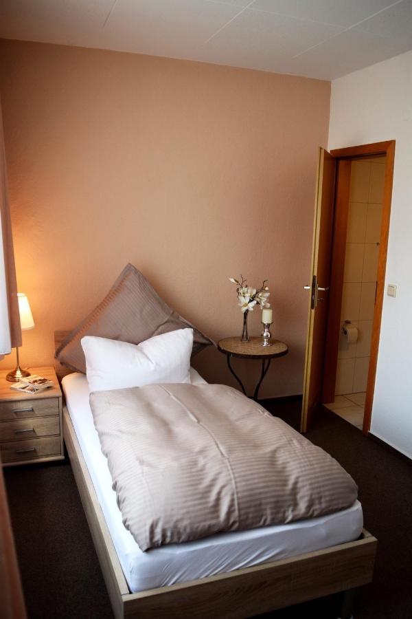 Hotel- Restaurant Kerzan'S Dortmund Dış mekan fotoğraf